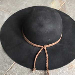 Steve Madden Women’s Black Wool Hat